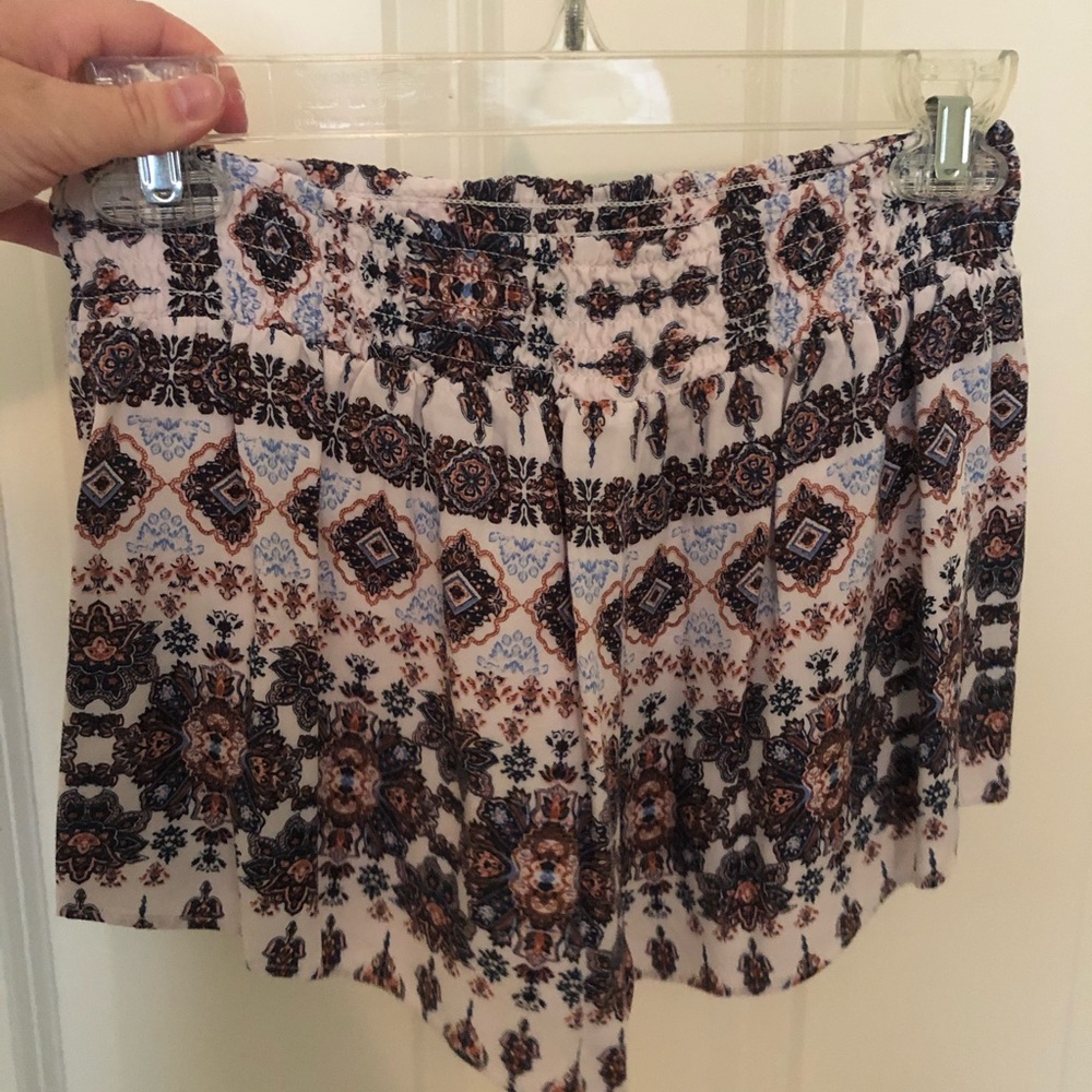 Others Follow patterned shorts - Picture 2 of 4
